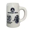Foto de um(a) Antiga caneca para cerveja Henninger Brau / Lufthansa Ceramarte, da categoria de Canecas. Caneca para Cerveja ou Chopp em Porcelana. Tradicional fabricante nacional Ceramarte. Decoração da Cervejaria alemã... Vendido no marketplace Trésors.