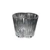 Foto de um(a) Antigo porta garrafa de vidro com caneluras, da categoria de Suportes para garrafas de vinho. Original porta garrafa de vidro com caneluras, muito sólido, com meia lua lateral para flores ou outros itens. Mede 18A x 18... Vendido no marketplace Trésors.