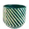 Foto de um(a) Imponente cachepô em porcelana, da categoria de Cachepot. Imponente cachepô em porcelana medindo aproximadamente 16cm altura x 18cm diâmetro. Mínimas marcas de uso, bom estado de... Vendido no marketplace Trésors.
