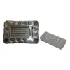 Foto de um(a) Manteigueira em metal prateado, da categoria de Acessórios de cozinha. Manteigueira em metal prateado (manufatura KROMINOX), praticamente sem uso. Medidas base metal 22c comprimento x 14cm... Vendido no marketplace Trésors.