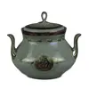 Foto de um(a) Sopeira de porcelana branca perolada, da categoria de Outros utensílios para servir. SOPEIRA EM PORCELANA BRANCA PEROLADA COM BARRADO VINHO, POSSUI CENA GALANTE E FRIZOS DOURADOS. EM BOM ESTADO DE CONSERVAÇÃO. Vendido no marketplace Trésors.