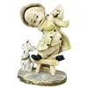 Foto de um(a) Escultura italiana com figura de menino tocando violino, da categoria de Escultura. LINDA ESCULTURA ITALIANA COM MENINO TOCANDO VIOLINO EM CIMA DE UM BANCO E UM CACHORRO. MEDE 11A X 7C X 4L. EM BOM ESTADO DE... Vendido no marketplace Trésors.