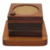 Foto de um(a) Conjunto porta-copos, da categoria de Porta-copos para vinho. Conjunto de porta - copos em madeira nobre com base redonda em curtiça, possui um pino central onde coloca todos eles.... Vendido no marketplace Trésors.