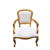Foto de um(a) Poltrona dourada com estofado off white no estilo Luis XV, da categoria de Poltronas. Poltrona dourada Dimensões: Altura: 90Largura: 53Profundidade: 60. Vendido no marketplace Trésors.