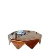 Foto de um(a) Mesa Pétala em Pau-Ferro de Jorge Zalszupin, da categoria de Mesas de centro. Descubra este belo e exclusivo mesa pétala em pauferro de tamanho especial, um tributo ao gênio do design brasileiro Jorge... Vendido no marketplace Trésors.