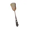 Foto de um(a) Antiga colher para açucar, da categoria de Colheres. Antiga colher para açucar, em prata (sem marcação do teor), com detalhe para o cabo trabalhado em formato de rosa. Mede 12cm... Vendido no marketplace Trésors.