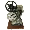 Foto de um(a) Projetor de filme antigo Keystone, 16 mm - década de 60 - Belmont nº 68987, da categoria de Projetores. Projetor de filme antigo Keystone, 16 mm - década de 60 - Belmont nº 68987 Peça não testada. Dimensões Altura 47 cm x... Vendido no marketplace Trésors.