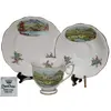 Foto de um(a) Trio de chá em porcelana inglesa QUEEN ANNE, da categoria de Xícaras. Trio de chá em porcelana inglesa QUEEN ANNE, decorado com arranjo floral e cenas do Castelo Balmoral e parque Trossachs... Vendido no marketplace Trésors.