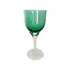 Foto de um(a) Taça em cristal verde Bohemia, da categoria de Taças. PREÇO UNITÁRIOLindas taças em fino cristal da Bohemia cor verde esmeralda com haste em desenho fitomórfico. Checoslováquia... Vendido no marketplace Trésors.