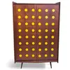 Foto de um(a) Armário Cimo Mod. 6.230, da categoria de Armários e Guarda Roupas. Armário 2 portas modelo 6.230 todo em imbuia maciça com detalhes em plavinil amarelo com textura que imita o couro, estado... Vendido no marketplace Trésors.