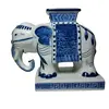 Foto de um(a) Floreira de elefante em porcelana tailandesa, da categoria de Vasos. Linda floreira em porcelana tailandesa no formato de elefante. Peça em ótimo estado de conservação. Medidas: 15 x 17 x 8 cm. Vendido no marketplace Trésors.