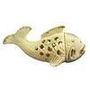 Foto de um(a) Peixe Porcelana Vintage, da categoria de Modelos e estatuetas. Fantástico peixe em porcelana, lindo tom creme com leve degradê em um azul acinzentado, bordas filetadas ouro em excelente... Vendido no marketplace Trésors.
