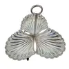Foto de um(a) Petisqueira em formato de concha, da categoria de Outros utensílios para servir. Antiga e linda petisqueira em formato de concha, peça decorativa em prata 90. Medidas : altura 15 cm x diâmetro 18 cm x... Vendido no marketplace Trésors.