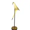 Foto de um(a) Luminária de mesa perch pássaro origami, da categoria de Abajures. Linda luminária de mesa perch pássaro origami estilo moooi led, queridinha do salão de Milão luminária perch, inspirada nos... Vendido no marketplace Trésors.
