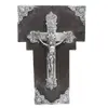 Foto de um(a) Crucifixo com base em madeira, da categoria de Objetos religiosos e espirituais. ARTE SACRA - Crucifixo com base em madeira escura. A cruz possui imagem de Cristo em relevo, com detalhes florais nos quatro... Vendido no marketplace Trésors.