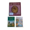 Foto de um(a) Raro trio de livros especiais, da categoria de Livros. Rara coleção de três livros sendo: Art Nouveau: 54 pranchas a cores - Este livro publicado em 1985 é um recurso ilustrado... Vendido no marketplace Trésors.