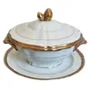 Foto de um(a) Sopeira em porcelana Limoges, da categoria de Terrinas de sopa. Linda sopeira com presentoir em porcelana branca e dourada Limoges Savary com incrustação de douração dupla polida com... Vendido no marketplace Trésors.
