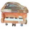 Foto de um(a) Caixa de Musica Piano, da categoria de Cestos e Caixas. maestria da música em miniatura. Esta caixa de música reproduz fielmente as linhas elegantes de um piano de cauda,... Vendido no marketplace Trésors.