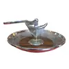Foto de um(a) Quebra-Nozes Vintage com Base de Servir – Alumínio Polido, Madeira e Prato Martelado, da categoria de Outros utensílios para servir. Elegância para a Sua Mesa Este quebra-nozes não é apenas uma ferramenta, mas uma peça de decoração que evoca o charme das... Vendido no marketplace Trésors.