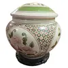 Foto de um(a) Potiche Cerâmica Luiz Salvador – Estilo Faiança com Pintura Floral e Base em Madeira, da categoria de Vasos. Exemplar autêntico da prestigiada Cerâmica Luiz Salvador (Itaipava), este pote decorativo com tampa combina o charme do... Vendido no marketplace Trésors.