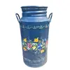 Foto de um(a) Linda lata de leite vintage 30L, da categoria de Outros colecionáveis. Lindo latão de leite antigo decorado com a técnica de pintura conhecida como Bauernmalerei. Originalmente utilizados para o... Vendido no marketplace Trésors.