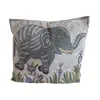 Foto de um(a) ALMOFADA INDIANA BORDADA ELEFANTE AZUL, da categoria de Almofadas e enchimentos. Almofada indiana com bordado elefante azul e flores. Mede: 30x37cm. Vendido no marketplace Trésors.
