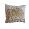 Foto de um(a) ALMOFADA INDIANA COM ELEFANTE AMARELO, da categoria de Almofadas e enchimentos. Almofada indiana com desenho de elefante amarelo Mede: 30x37cm. Vendido no marketplace Trésors.