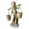 Foto de um(a) Antiga Escultura Vaso Camponês Com Baldes Biscuit Francês, da categoria de Escultura. Antiga e linda escultura representando menino com baldes, ricamente moldado e pintado à mão em biscuit francês. Os baldes... Vendido no marketplace Trésors.