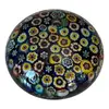 Foto de um(a) Antiga Esfera Peso De Papel Em Murano Italiano Millefiori, da categoria de Pesos de papel. ~ Millefiori ~ Murano italiano, significa “mil flores” Belíssimo peso de papel em Murano, ricamente feito à mão por mestres... Vendido no marketplace Trésors.