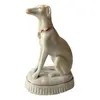 Foto de um(a) Antigo Bibelô Escultura Cachorro Galgo Em Porcelana Alemã, da categoria de Escultura. Antigo e gracioso bibelô decorativo em porcelana artística alemã, representando cão da raça galgo. Peca muito colecionável,... Vendido no marketplace Trésors.