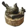 Foto de um(a) Antiga Pequena Escultura Ninho Pássaro Pétit Bronze Francês, da categoria de Escultura. Antiga pequena escultura decorativa e colecionável em pétit bronze francês representando ninho de pássaro com mãe... Vendido no marketplace Trésors.