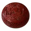 Foto de um(a) Antiga Caixa Decorativa Potiche Porta Joias Japonês Cinnabar, da categoria de Cestos e Caixas. Antiga e linda caixa decorativa porta joias oriental em bronze, técnica Cloisonné com laca vermelha dita Cinnabar, a parte... Vendido no marketplace Trésors.