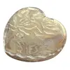 Foto de um(a) Antiga Caixa Decorativa Porta Joias Coração Cristal Satiné, da categoria de Porta-Jóias. Antiga caixa decorativa porta joias no formato de coração em cristal francês com detalhes em satiné.Medidas 8x15x15cm. Vendido no marketplace Trésors.