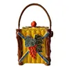 Foto de um(a) Antiga Rara Bomboniere Biscoiteira Art Deco Em Faiança Alemã, da categoria de Garrafas, potes e jarros. Antiga e rara caixa biscoiteira em faiança alemã. Lindas cores e decoração em relevo, muito decorativa. Essas peças são... Vendido no marketplace Trésors.