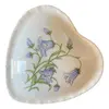 Foto de um(a) Antigo Coração Porta Joias Porcelana Inglesa Bone China, da categoria de Porta-Jóias. ~ Jean Mercer ~Antiga e rara caixinha decorativa ou porta joias no formato de coração, porcelana artística inglesa. Designer... Vendido no marketplace Trésors.