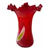 Foto de um(a) Antigo Grande Legítimo Vaso Murano Italiano Vermelho A. Deco, da categoria de Vasos. ~ Italy Glass ~Antigo e grande vaso artístico em Murano Italiano soufflé gomado com a borda plissada, cor vermelho rubi com... Vendido no marketplace Trésors.
