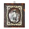Foto de um(a) Antigo Quadrinho Camafeu Portrait Miniature Vitoriano, da categoria de Outros colecionáveis. Antigo e importante quadrinho camafeu (Portrait Miniature). Armação em marfim com casco de tartaruga, com linda figura de... Vendido no marketplace Trésors.