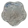Foto de um(a) Antiga Caixa Decorativa Figura Anjo Cristal Francês Satiné, da categoria de Cestos e Caixas. Antiga caixa decorativa em cristal francês, com belíssima decoração de anjos satiné em baixo relevo. Peça importante, de... Vendido no marketplace Trésors.
