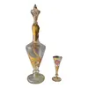 Foto de um(a) Antiga Garrafa Licoreira com Alça Vidro Veneziano Art Nouveau, da categoria de Garrafas. Antiga e belíssima garrafa licoreira em finíssimo vidro artístico veneziano. Base translúcida e o corpo satiné, decoração... Vendido no marketplace Trésors.