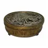 Foto de um(a) Antiga Rara Caixa Escultura Cenas Bronze Francês Assinado, da categoria de Cestos e Caixas. Antiga e imponente caixa porta jóias artístico em bronze francês de altíssima qualidade. Toda feita à mão. Trabalho com... Vendido no marketplace Trésors.