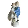 Foto de um(a) Antiga Escultura Casal Criança Porcelana Goldscheider Podola, da categoria de Escultura. ~ Goldscheider ~ Um tesouro dos anos de 1930. Antiga e importante escultura representando duas crianças brincando em... Vendido no marketplace Trésors.