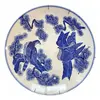 Foto de um(a) Antigo Prato Medalhão Porcelana Japonesa Imari Azul E Branco, da categoria de Pratos Decorativos. ~ Imari Blue and White ~ A celebre porcelana japonesa. Antigo e grande prato/medalhão em porcelana artística pintado à mão.... Vendido no marketplace Trésors.