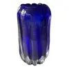 Foto de um(a) Antigo Vaso Jarro Art Deco Em Murano Italiano Azul Com Ouro, da categoria de Vasos. Antigo e imponente vaso em Murano italiano souflé gomado, em um tom de azul muito lindo. Com pó de ouro em sua composição.... Vendido no marketplace Trésors.