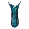 Foto de um(a) Antigo Grande Vaso Cornucópia Em Murano Italiano Azul, da categoria de Vasos. Antigo e grande vaso artístico em Murano italiano na cor azul. Lindo trabalho em camadas, todo feito à mão. Década de... Vendido no marketplace Trésors.