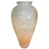 Foto de um(a) Vaso em Vidro Acetinado Fosco - Borboletas, da categoria de Vasos. Magnífico vaso em vidro artístico com acabamento satinê (fosco acetinado), apresentando uma tonalidade degradê delicada que... Vendido no marketplace Trésors.