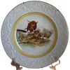 Foto de um(a) Antigo Grande Prato Medalhão Porcelana Inglesa Ivory Ware, da categoria de Pratos Decorativos. Wood’s Ivory Ware - England. Grande prato medalhão de parede em fina porcelana inglesa, com linda decoração rural com casal... Vendido no marketplace Trésors.