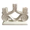 Foto de um(a) Antigo Candelabro Castiçal Art Deco Porcelana Beswick, da categoria de Castiçais. Diferente candelabro para 3 velas, estilo Art Deco, em porcelana inglesa, manufatura Beswick. Década de 1950. Em perfeito... Vendido no marketplace Trésors.