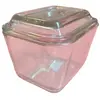 Foto de um(a) Manteigueira Vintage Pyrex - Transparente, da categoria de Garrafas, potes e jarros. Esta peça icônica faz parte do conjunto clássico de armazenamento de geladeira da Pyrex. Fabricada em vidro de alta... Vendido no marketplace Trésors.