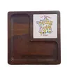Foto de um(a) Bela tábua de queijos antiga, da categoria de Travessas e tigelas. Rara tábua de queijos vintage de formato quadrado, fabricada em madeira escura com um acabamento rústico. A peça possui um... Vendido no marketplace Trésors.