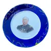 Foto de um(a) Antigo Prato Decorativo Porcelana Europeia General Alemão, da categoria de Pratos Decorativos. W.E.P. Co. Antigo prato decorativo em porcelana artística europeia. Decoração pouco comum com medalhão de General Alemão e... Vendido no marketplace Trésors.